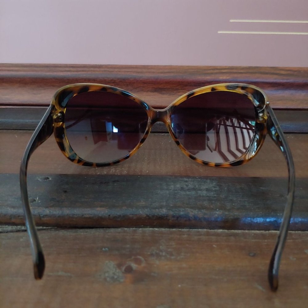 Women's sunglasses - Picture 3 of 3